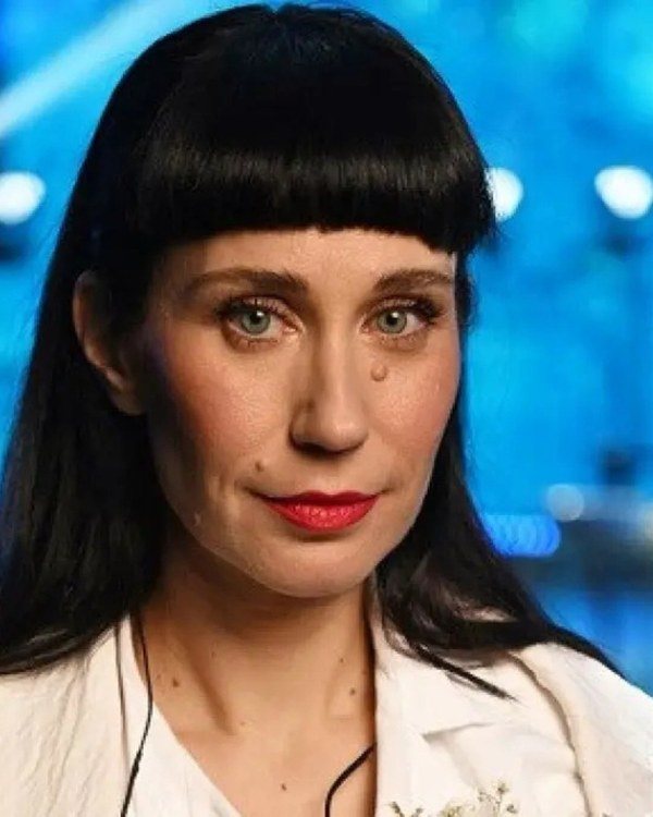 Ana Đurić – Kin 207, Plava Kristalna Ruka