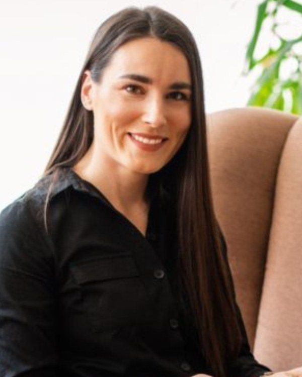 Katarina Radak – Kin 147, Plava Samo-postojeća Ruka